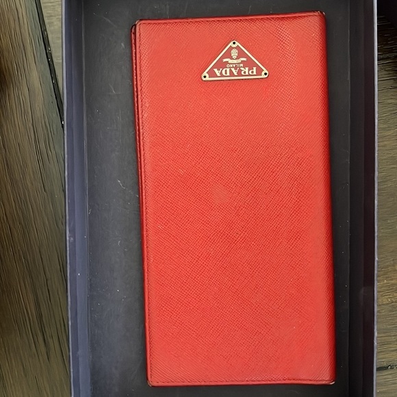 Prada Saffiano Red Wallet & Check cover - Picture 6 of 8